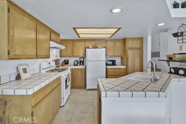Detail Gallery Image 7 of 24 For 130 Cypress Ave, Cayucos,  CA 93430 - 2 Beds | 2 Baths
