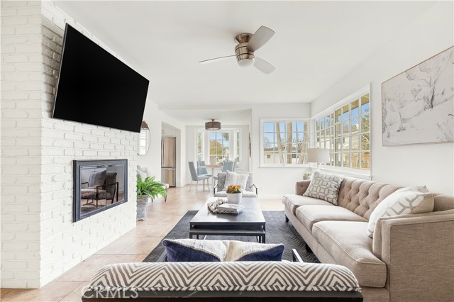 Detail Gallery Image 8 of 22 For 469 Lenwood Circle, Costa Mesa,  CA 92627 - 4 Beds | 3 Baths