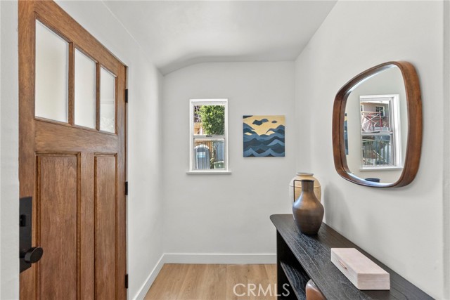 Detail Gallery Image 3 of 43 For 3812 Roderick Rd, Los Angeles,  CA 90065 - 3 Beds | 2 Baths