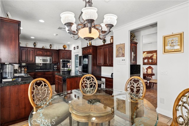 13985 Evergreen Lane, Victorville CA: https://media.crmls.org/medias/80ac3f4b-8d00-40a2-aa17-2421012fce6f.jpg