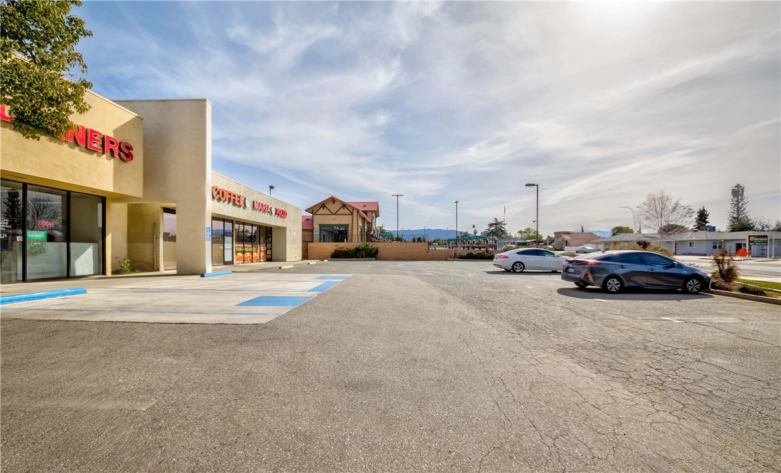 34112 County Line Road, Yucaipa, California 92399, ,Commercial Sale,For Sale,34112 County Line Road,CRPW24051865