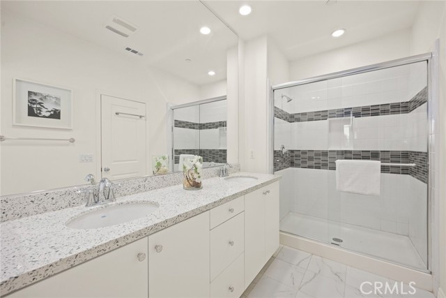 Detail Gallery Image 15 of 30 For 640 S Gladys Ave #C,  San Gabriel,  CA 91776 - 4 Beds | 4 Baths