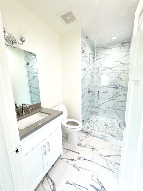 Detail Gallery Image 14 of 41 For 1819 Westholme Ave #1/2,  –,  CA 90025 - 3 Beds | 3/1 Baths