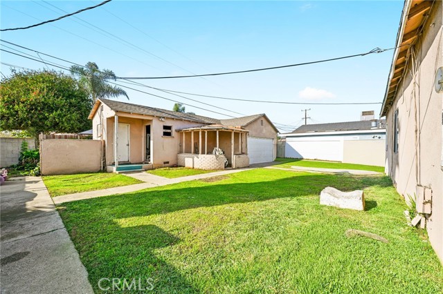 803 N Grandee, Compton CA: https://media.crmls.org/medias/80ae507d-bebd-492e-ab2e-f66c35195bd6.jpg