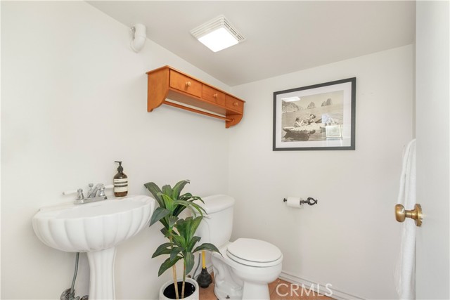 Detail Gallery Image 36 of 53 For 1430 La Perla Ave, Long Beach,  CA 90815 - 4 Beds | 3/1 Baths