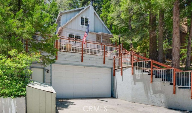 Detail Gallery Image 2 of 42 For 395 Primrose Cir #1-2,  Lake Arrowhead,  CA 92352 - 4 Beds | 3 Baths