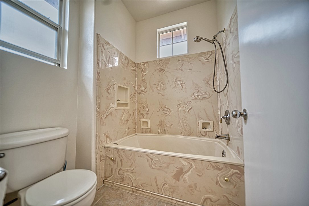 Detail Gallery Image 34 of 46 For 33441 Warwick Hills Rd, Yucaipa,  CA 92399 - 4 Beds | 2/1 Baths