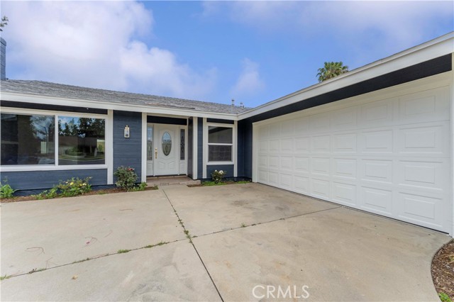 Detail Gallery Image 2 of 36 For 1046 Eclipse Ct, Ontario,  CA 91762 - 4 Beds | 2 Baths