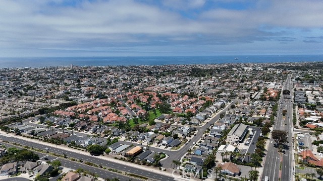 811 Oceanhill Drive, Huntington Beach CA: https://media.crmls.org/medias/80b1f6ea-446f-4050-b28b-58dd942b067e.jpg