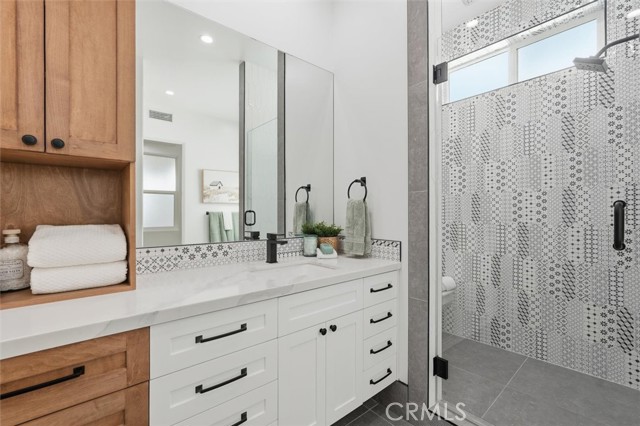 Detail Gallery Image 38 of 45 For 617 N Irena Ave #B,  Redondo Beach,  CA 90277 - 4 Beds | 3/1 Baths
