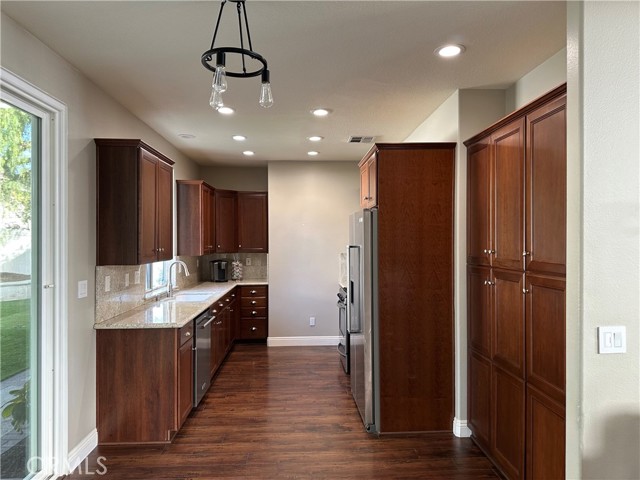 Detail Gallery Image 5 of 9 For 5854 Mimosa Ct, Chino Hills,  CA 91709 - 3 Beds | 2/1 Baths