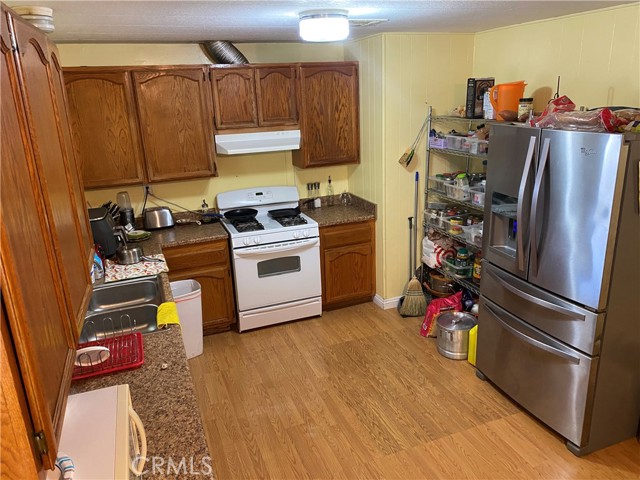 995 Pomona Rd, Corona CA: https://media.crmls.org/medias/80b2d6ad-404e-49b3-ba23-1a2ed8ebf33a.jpg