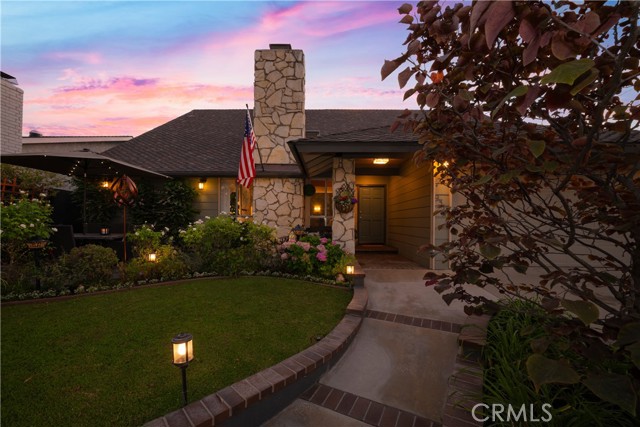 9327 Lexington Street, Cypress CA: https://media.crmls.org/medias/80b337c2-13ca-41f1-83ce-7896e5592d01.jpg