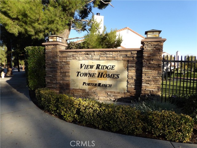 Detail Gallery Image 2 of 37 For 19140 Lahey #4,  Porter Ranch,  CA 91326 - 2 Beds | 2/1 Baths