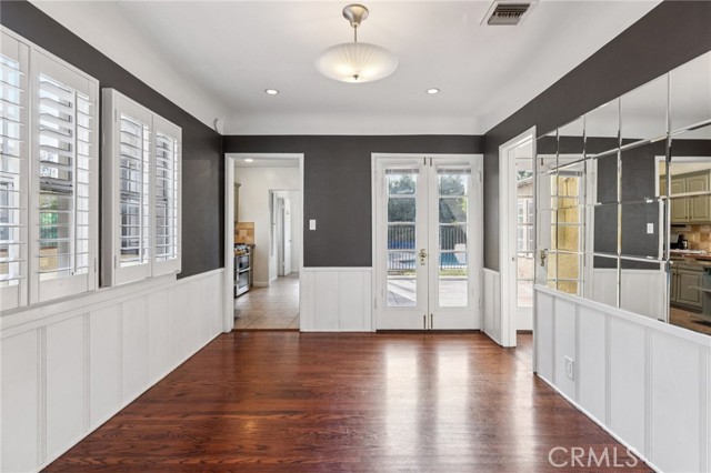 Detail Gallery Image 13 of 34 For 527 S Orchard Dr, Burbank,  CA 91506 - 4 Beds | 1/1 Baths