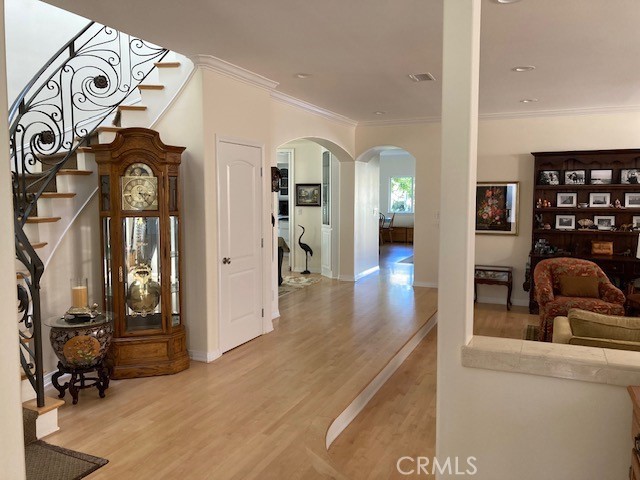 Detail Gallery Image 2 of 10 For 1649 8th St, Manhattan Beach,  CA 90266 - 5 Beds | 5/1 Baths