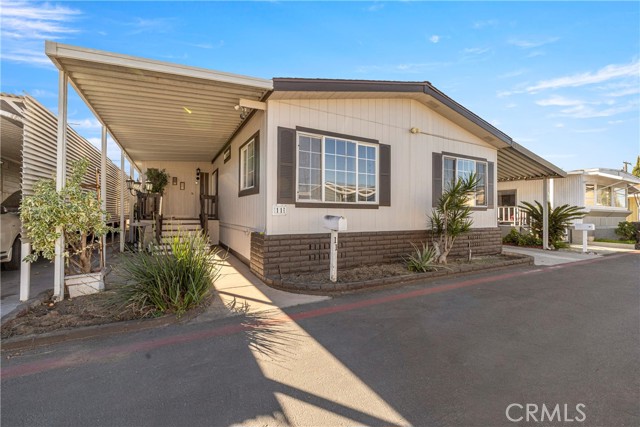 Detail Gallery Image 3 of 42 For 3050 W W Ball #11,  Anaheim,  CA 92804 - 3 Beds | 2 Baths