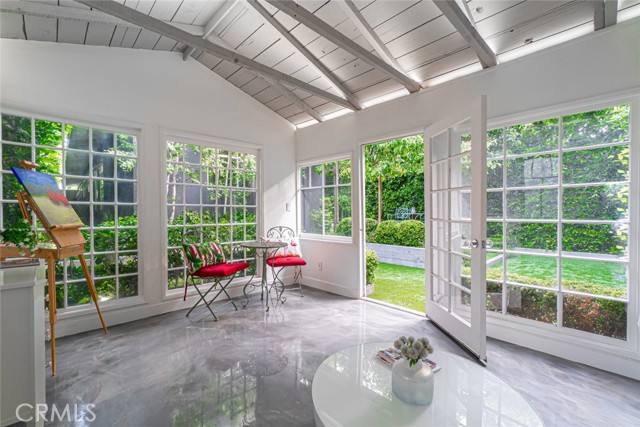 541 1st Street, Manhattan Beach, California 90266, 2 Bedrooms Bedrooms, ,2 BathroomsBathrooms,Residential,Sold,1st,SB23123581