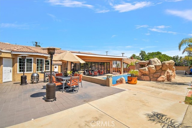 Image 10 of 75 For 2335 San Antonio Avenue