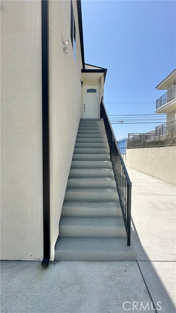 7726 1/2 Laurel Canyon Boulevard, North Hollywood CA: https://media.crmls.org/medias/80b6bb2a-fa86-46b9-b40d-19129db294fe.jpg