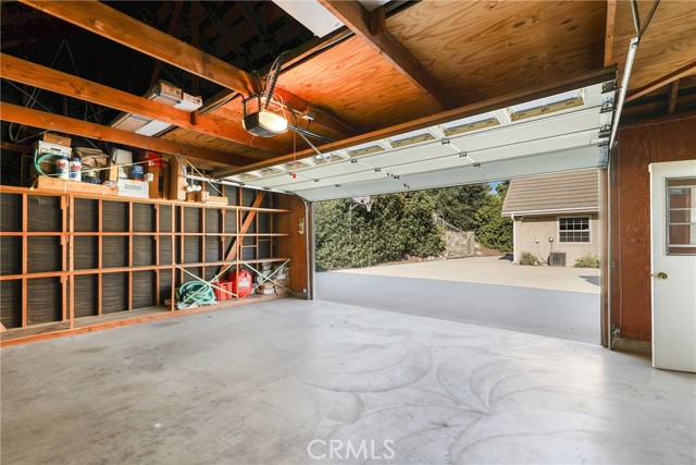 2501 Cliff Road, Upland CA: https://media.crmls.org/medias/80b6c2c7-4031-408c-8154-90d52e25fffe.jpg