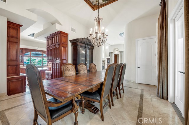 Detail Gallery Image 21 of 70 For 22166 W San Joaquin Dr, Canyon Lake,  CA 92587 - 5 Beds | 4/1 Baths