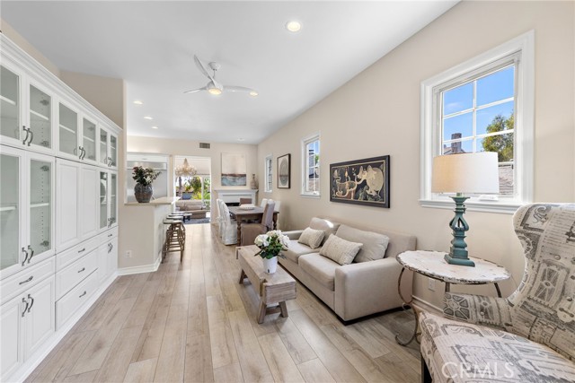 Detail Gallery Image 18 of 27 For 438 3 Rd St, Laguna Beach,  CA 92651 - 4 Beds | 2/1 Baths