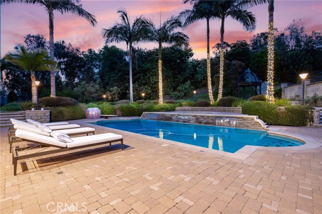 Front Image Thumbnail for CROC26058247