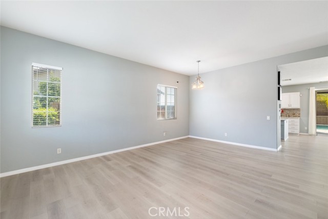 Detail Gallery Image 11 of 59 For 41041 Crimson Pillar Lane, Lake Elsinore,  CA 92532 - 4 Beds | 2/1 Baths
