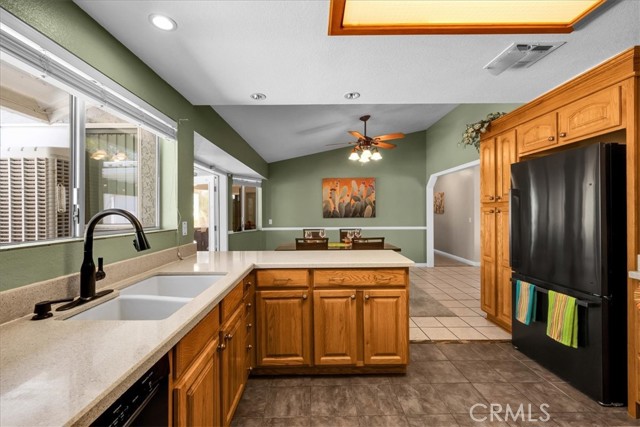 Detail Gallery Image 18 of 57 For 57856 El Dorado Dr, Yucca Valley,  CA 92284 - 3 Beds | 3 Baths