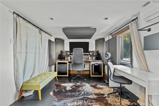 2067 Mayview Drive, Los Angeles CA: https://media.crmls.org/medias/80b8453f-6694-4059-b70b-b4eeb1ec1d78.jpg