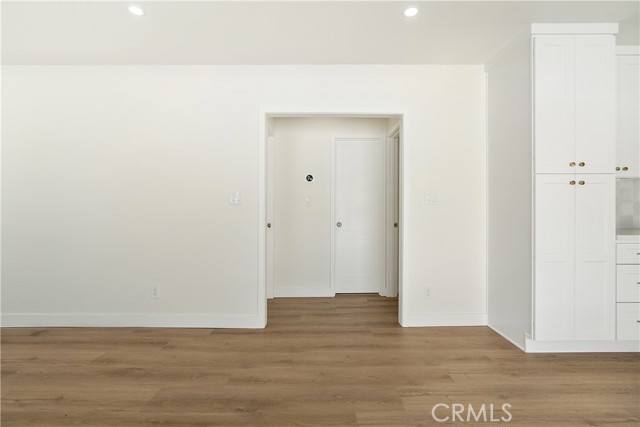 1027 E 10th St, Long Beach CA: https://media.crmls.org/medias/80b8607c-60c5-4437-bbc6-c37cf34f7f19.jpg