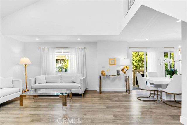 456 E San Jose Avenue, Burbank CA: https://media.crmls.org/medias/80b8afc5-bcf1-4176-bdd4-e9c112c86fb8.jpg