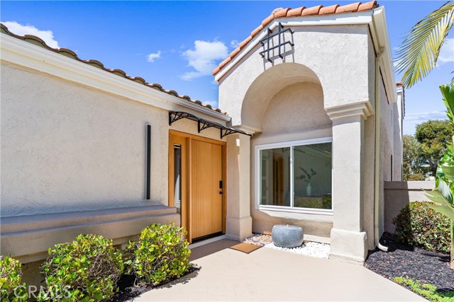 Image 1 of 56 For 31346 Isle Vista