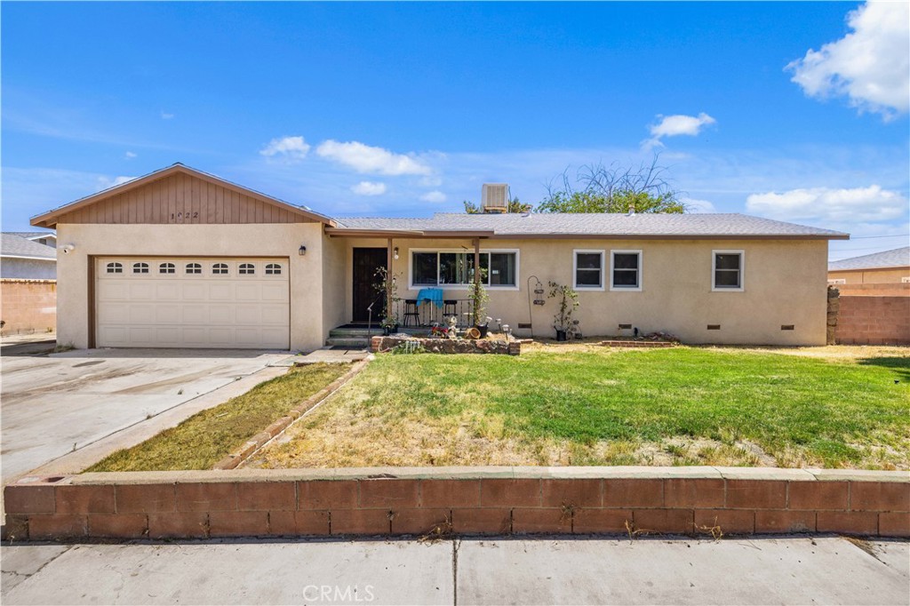 1022 E Lancaster Boulevard