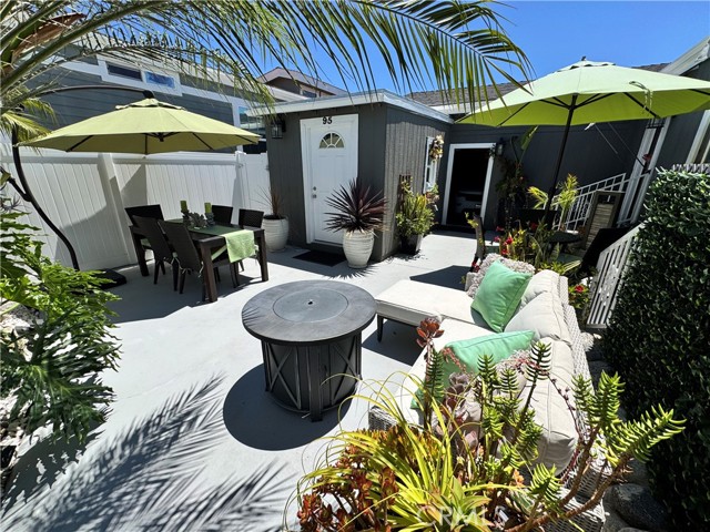23301 Ridge Route Drive, Laguna Hills CA: https://media.crmls.org/medias/80bb8e26-a8db-4661-9a16-7a67c76cfcce.jpg