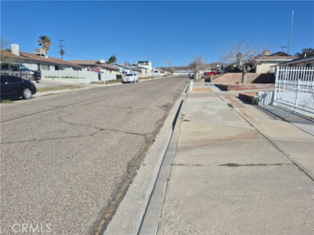 Detail Gallery Image 5 of 7 For 37149 Camarillo, Barstow,  CA 92311 - 3 Beds | 2 Baths