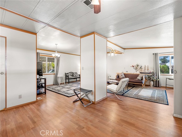 Detail Gallery Image 10 of 23 For 14000 El Evado #4,  Victorville,  CA 92392 - 2 Beds | 2 Baths