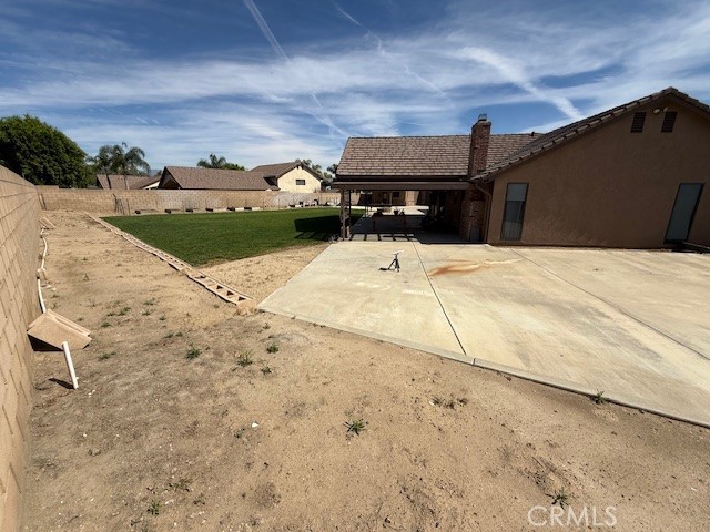 19534 Kiningham Drive, Bloomington CA: https://media.crmls.org/medias/80bc5288-1702-43d7-93e7-4e45cca34205.jpg