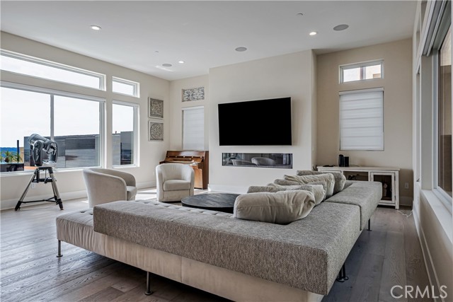 20532 W Birmingham Way, Porter Ranch CA: https://media.crmls.org/medias/80bccaff-0d9f-4c01-b5b5-04659e8d2ae8.jpg