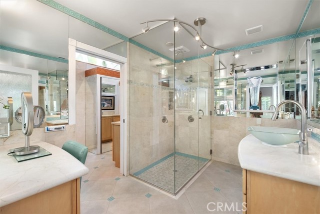 Detail Gallery Image 22 of 34 For 2774 Sawtelle Bld, Los Angeles,  CA 90064 - 3 Beds | 3 Baths