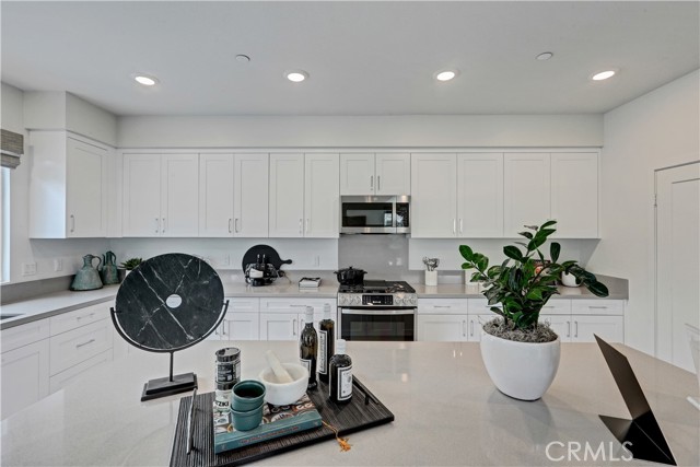 17175 Kent Street, Hesperia CA: https://media.crmls.org/medias/80bdb0fb-5580-45f4-806f-10a5e23644f0.jpg