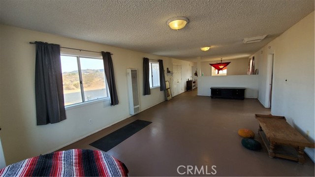 Detail Gallery Image 5 of 22 For 1729 N Deer Trl, Landers,  CA 92285 - 3 Beds | 2 Baths