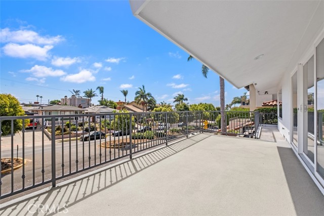 Detail Gallery Image 30 of 33 For 122 W Avenida Valencia, San Clemente,  CA 92672 - 4 Beds | 3 Baths