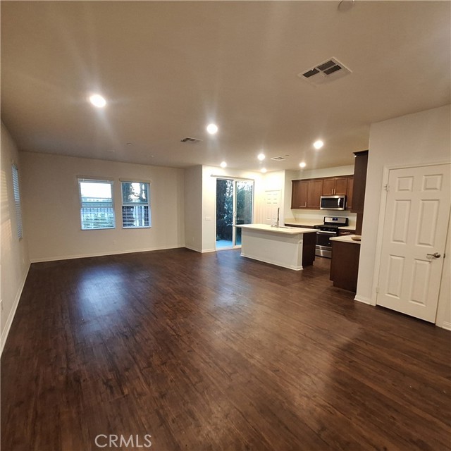 825 Parisa Place, Upland CA: https://media.crmls.org/medias/80bf764e-3d88-4735-a5b4-ed611b0e29c4.jpg