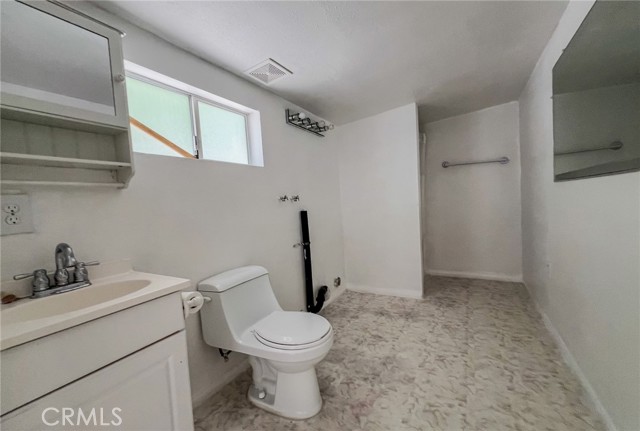 Detail Gallery Image 15 of 37 For 16268 Lorene Dr, Victorville,  CA 92395 - 3 Beds | 3 Baths