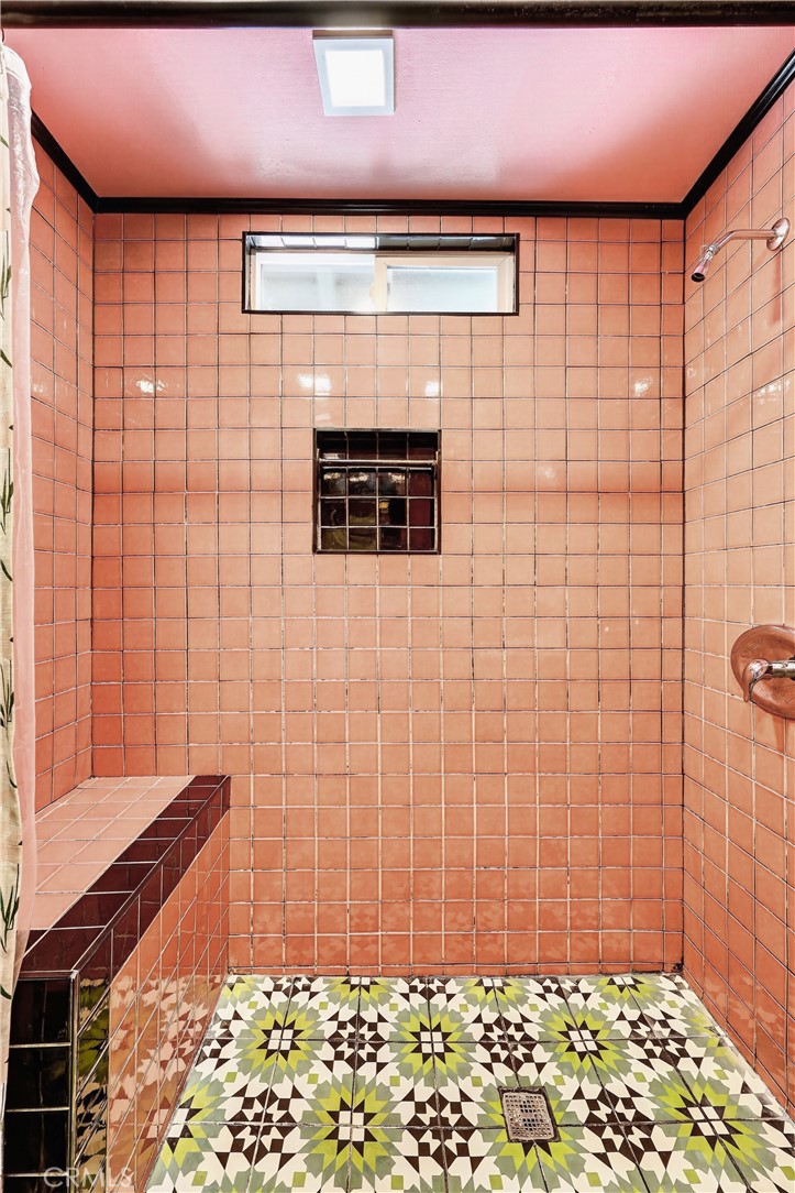 https://media.crmls.org/medias/80c01f90-5e41-45b4-a086-fb8cc0b7d51b.jpg?preset=X-Large