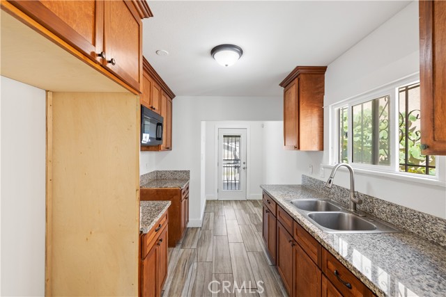 1523 W 59th Street, Los Angeles CA: https://media.crmls.org/medias/80c03903-27a7-41b6-a69a-69720e095e6d.jpg