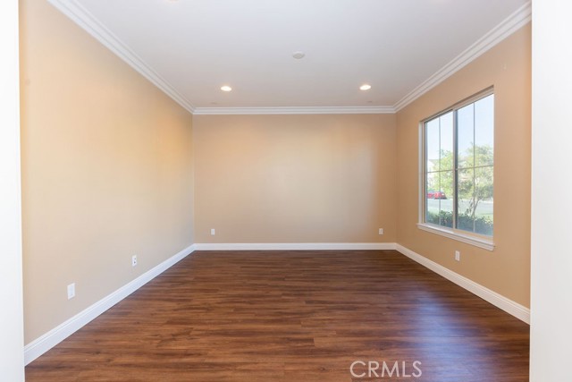 Detail Gallery Image 8 of 28 For 27877 Ladoga, Menifee,  CA 92585 - 5 Beds | 3/1 Baths