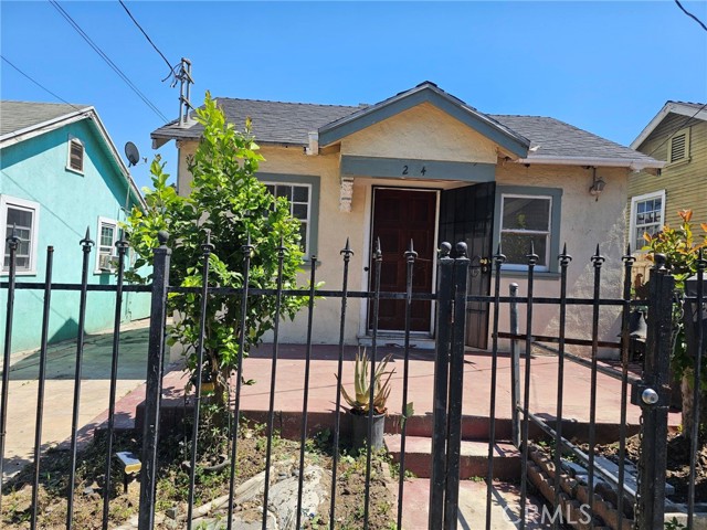 224 N Bixel, Los Angeles CA: https://media.crmls.org/medias/80c0dc40-ddb8-4720-8f32-9f26c0feb278.jpg